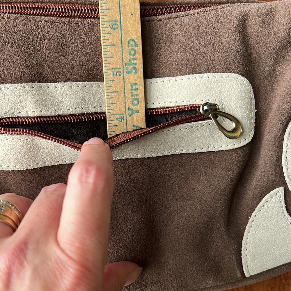 Brown and Cream Shoulder Bag - Picture 6 of 12